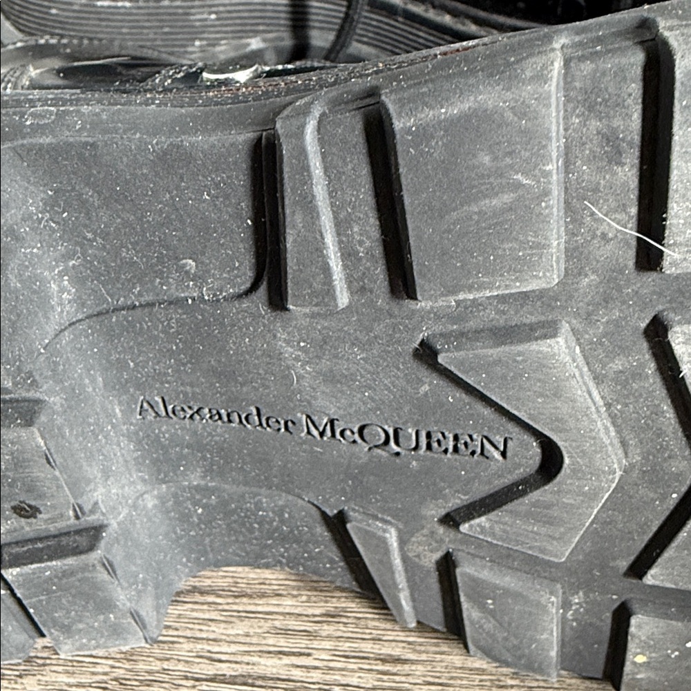 Alexander McQueen Glossy Black  Boots - Picture 4 of 8
